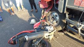 Kecelakaan beruntun di jalan raya Desa Kayen, Kecamatan Bandarkedungmulyo, Kabupaten Jombang.