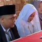 Dandi yang baru berusia 25 tahun saat akad nikah dengan Suparti yang berusia 63 tahun.